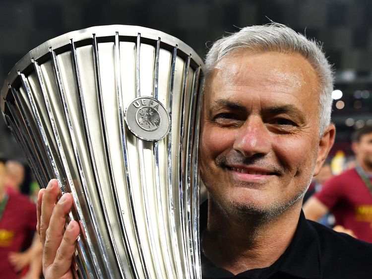 Potret Senyuman Jose Mourinho di AS Roma, Saat Hubungan Masih Mesra