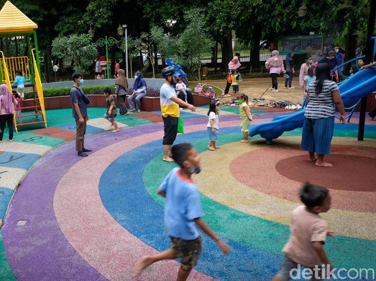 Asyik! Kembali Dibuka, Taman Kota 1 BSD Ramai Didatangi Warga
