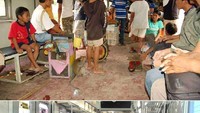 Tak hanya penumpang, para pedagang dulu diperbolehkan memasukkan barang dagangannya ke dalam KRL yang akhirnya bikin isi gerbong menjadi semrawut. Kini hanya penumpang yang boleh berada dalam gerbong.
