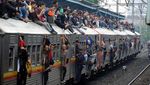 Beda Drastis! Naik Kereta Api Jadul Versus Jaman Now