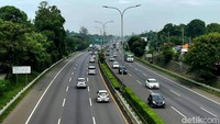 Pengemudi mobil pun bisa memacu kecepatan kendaraannya di atas 80 kilometer per jam.