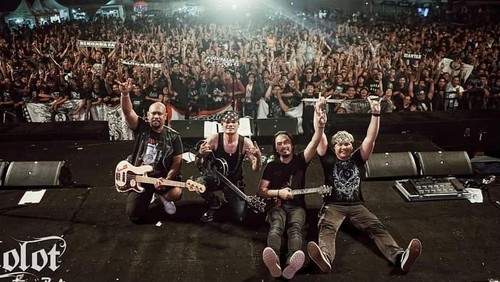 Lirik Lagu Lolot Band - Kejatuh Tresna