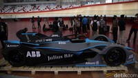 Sahroni mengatakan mobil ini sama bentuknya dengan yang akan dibalapkan di sirkuit.
