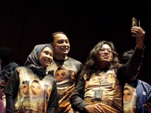 Momen Nobar Mengejar Surga Bersama Wali Kota Surabaya