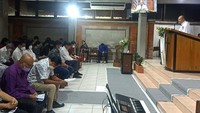 Menurut Pendeta Justus Abraham Lawata, untuk perayaan tahun ini total umat yang hadir kurang lebih 350. Sementara sisanya mengikuti secara online.