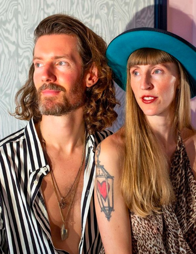 Lacey dan Flynn memiliki podcast bernama Lacey and Flynn Have Seks’. Podcast tersebut menyiarkan keduanya tengah bercinta. Foto: dok. Instagram