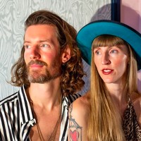 Lacey dan Flynn memiliki podcast bernama Lacey and Flynn Have Seks’. Podcast tersebut menyiarkan keduanya tengah bercinta. Foto: dok. Instagram