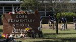 Potret Bunga hingga Boneka Hiasi Lokasi Penembakan di SD Texas