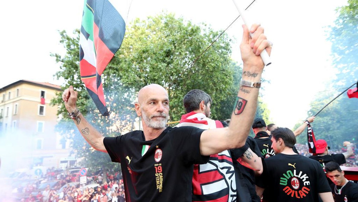 Stefano Pioli kalem menatap start menantang AC Milan di Serie A 2022/2023. (Foto: AC Milan via Getty Images/AC Milan)