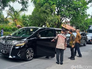 Akad Nikah Usai, Resepsi Pernikahan Ketua MK-Adik Jokowi Digelar Banyu Mili