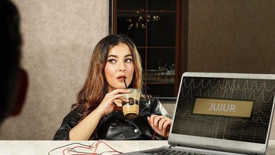 Gaya Mewah Tasya Farasya saat Ngopi Cantik di Kafe