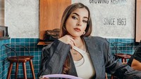 Meskipun sudah memiliki anak, tetapi Tasya Farasya tetap terlihat seperti remaja. Lihat saja momen nongkrong di kafe yang satu ini. Foto: Instagram @tasyafarasya