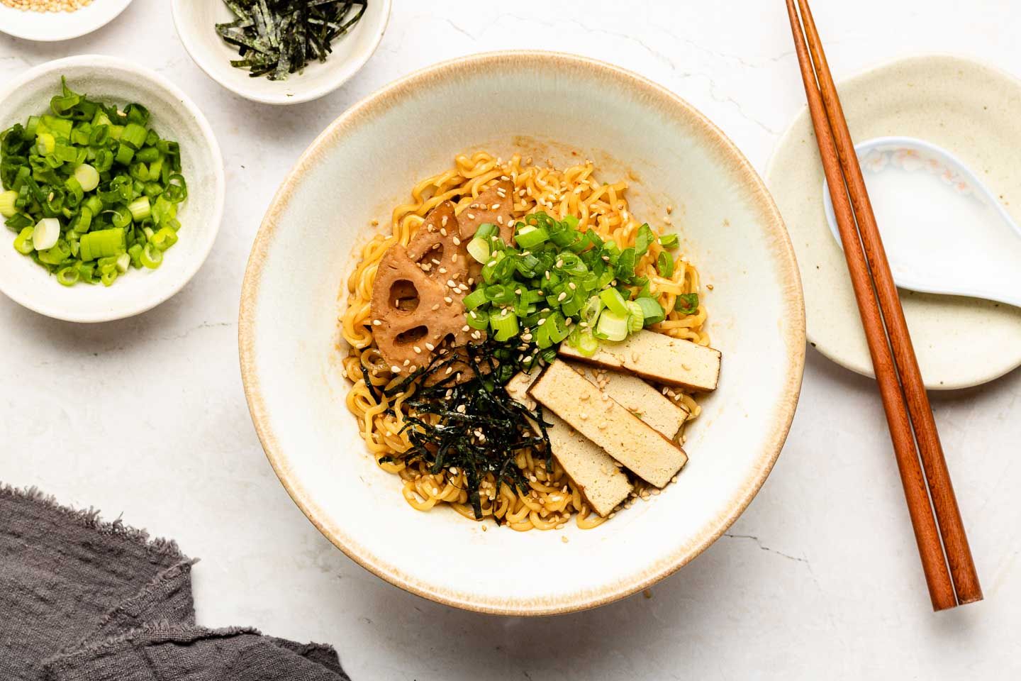 Abura Soba, Nikmatnya Ramen Tanpa Kuah Berbumbu Minyak dan Cuka