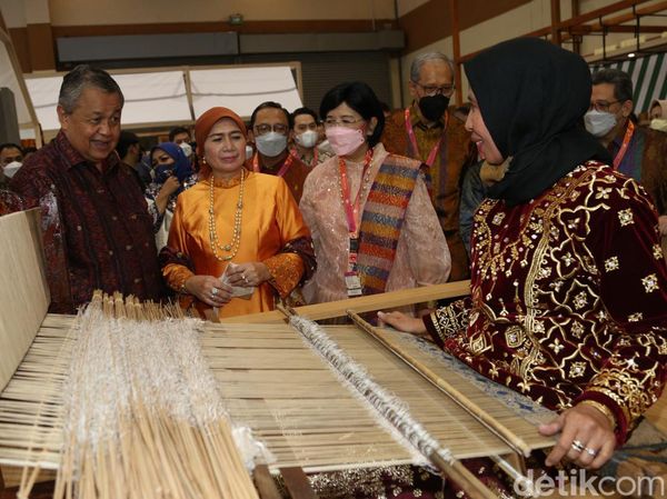 Menteri Sandiaga dan Gubernur BI Hadiri Pembukaan Pameran UMKM di JCC