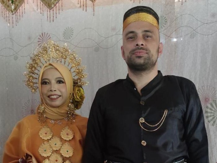 Bule asal Turki menikahi gadis Bone, Sulsel.