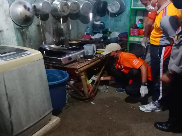Diduga keracunan, seorang ibu tewas dan seorang anaknya kritis di Grobogan, Jumat (27/5/2022).