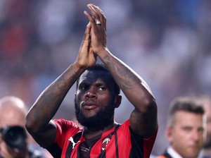 Franck Kessie Resmi Berseragam Barcelona