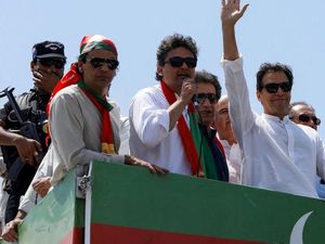 Imran Khan Ultimatum Pemerintah Pakistan Umumkan Pemilu dalam Sepekan