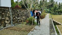 Taman Makam Husnul Khotimah sendiri merupakan tempat pemakaman anggota Muhammadiyah. 