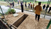 Rencananya jenazah Buya Syafii Maarif akan dimakamkan sore ini.