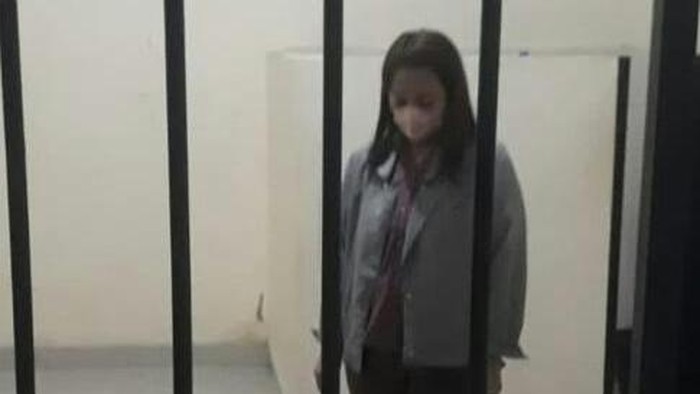 Irawaty Astana Dewi alias Ira Ua yang merupakan istri pelaku pembunuhan ibu dan anak di Kupang ditahan di ruang Tahti Polda NTT sejak Rabu (25/5/2022) malam.