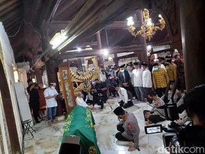 Jadi Persemayaman Buya Syafi, Masjid Gede Jogja Dibanjiri Pelayat