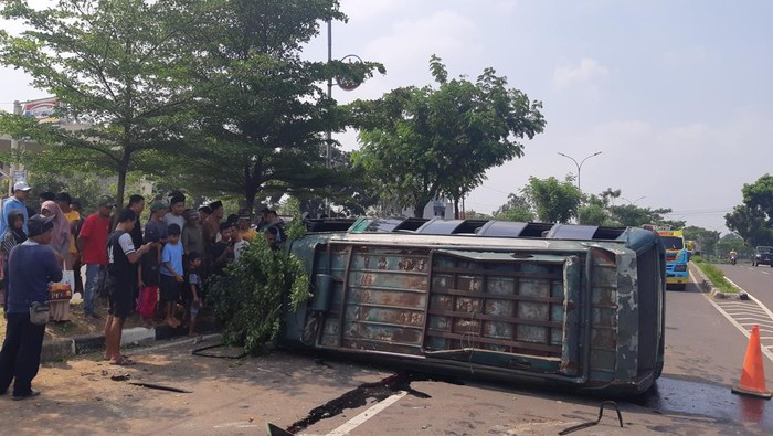 Kecelakaan di Jalan Syekh Nawawi Al Bantani, Serang