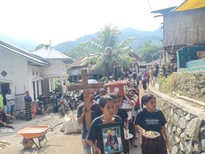 Heboh Video Ambulans Bawa Jenazah Terobos Kali Ndetufeo NTT