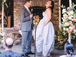 Mesra Banget, Zuckerberg Ulang Momen Pernikahan dengan Istri