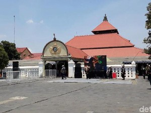 Buya Syafii Maarif Disemayamkan di Masjid Gede Kauman Siang Ini
