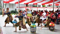 Kang Azis juga menargetkan Kabupaten Cianjur bisa masuk 15 besar di Porprov 2022 yang rencananya akan diadakan pada bulan November nanti.