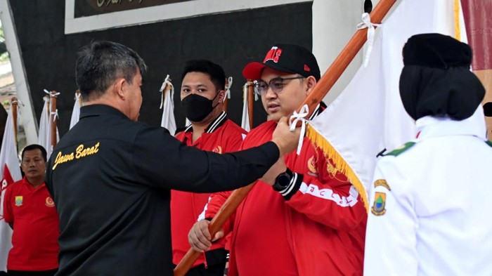 Wajah baru Ketua KONI Kabupaten Cianjur, Muhamad Abdul Azis Sefudin, dan pengurus periode 2022-2026 hadir dalam acara Pengukuhan dan Pelantikan yang dilaksanakan di Aula Pancaniti Pendopo Cianjur, Kamis (26/5/2022).