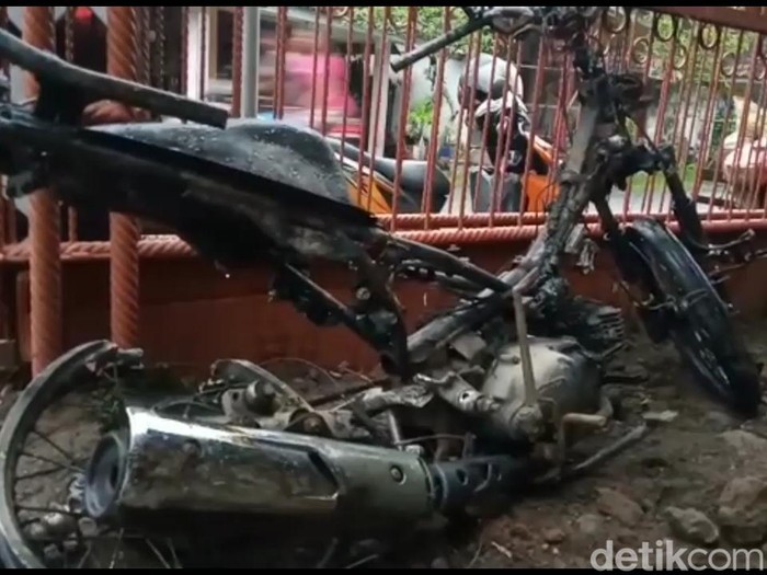 Motor jambret HP di Pasuruan dibakar warga