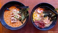 Dua varian andalan di Raku Ramen, Smoked Paitan Ramen dan Tan Tan Men Ramen. Keduanya memiliki topping unggulan masing-masing.