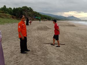 Selamatkan 2 Temannya, Lalu Rozi Justru Terseret Ombak Pantai Swiss
