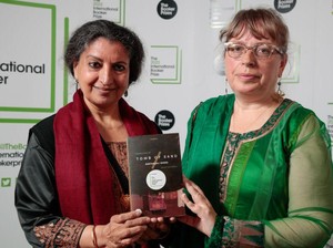 Novel Karya Penulis India Raih Penghargaan Bergengsi di Inggris