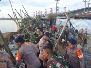 Penambalan Tanggul di Tanjung Emas Dikebut, Hari Ini Ditarget Selesai