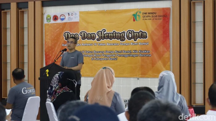 Doa bersama dan hening cipta memperingati 16 tahun gempa Jogja di Bantul, Jumat (27/5/2022).