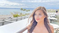 Di Instagramnya sendiri, Valerie cukup sering mengunggah momennya liburan. Tak hanya saat sedang liburan di Bali saja, tapi di berbagai negara. Seperti momennya santai di kafe yang ada di Prancis. Foto: Instagram @lerusi_k