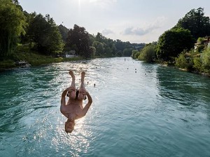 Terpopuler: 7 Kesalahan yang Sebaiknya Dihindari Saat Berenang di Sungai Aare