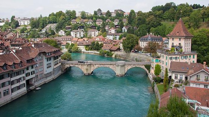 Switzerland, Bern, Landscape, Aare river. (Photo by: Giovanni Mereghetti/UCG/Universal Images Group via Getty Images)
