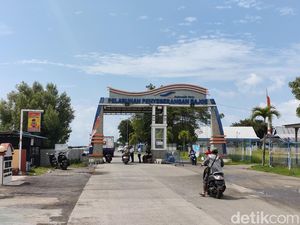 ASDP Izinkan Calo di Bajoe: Mereka Warga Lokal yang Perlahan Tersisih