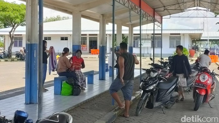 Praktik calo di Pelabuhan Bajoe, Bone banyak ditemukan (detikSulsel/Agung Pramono).