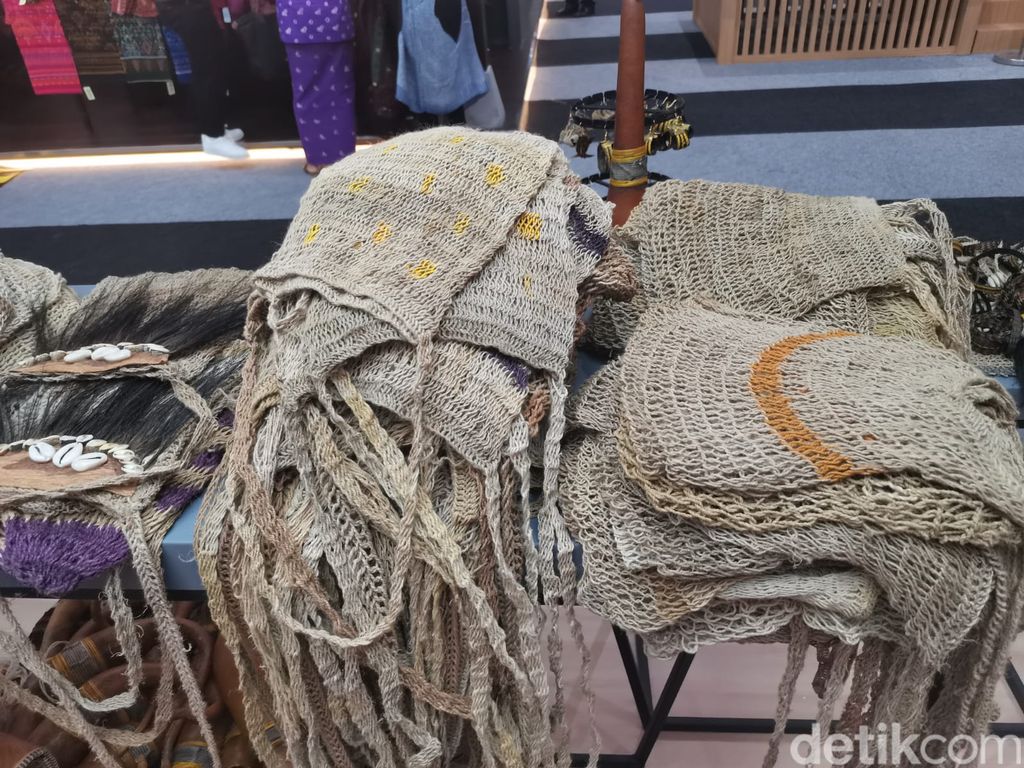 Produk UMKM Papua Sanggar Noken Ania di Karya Kreatif Indonesia (KKI), JCC