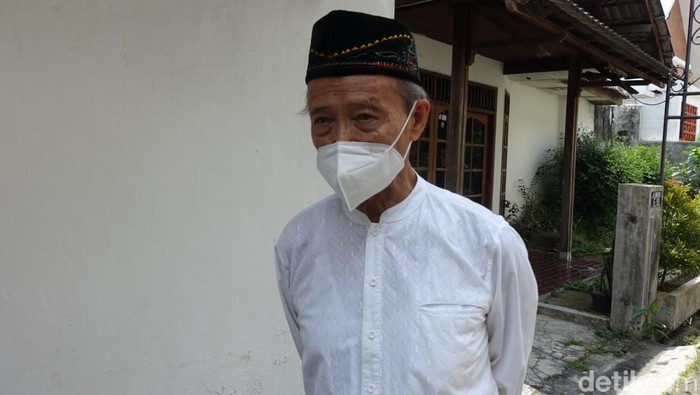 Profil Buya Syafii Maarif dikenal sebagai cendekiawan Indonesia sekaligus mantan Ketua Umum Pengurus Pusat Muhammadiyah. Ia wafat hari ini, Jumat (27/5/2022).