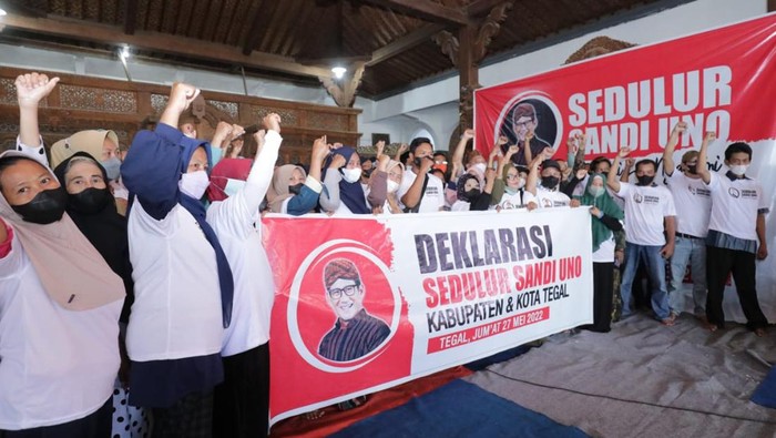 Relawan Sandiaga Uno