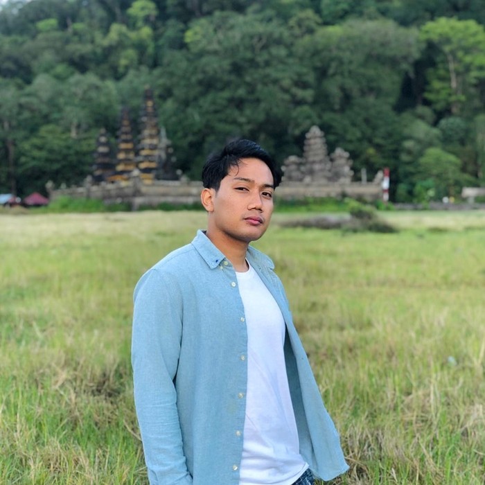 Emmeril Kahn Mumtadz adalah putra Ridwan Kamil dan Atalia Praratya. Emmeril dinyatakan hilang karena terseret arus saat berenang di Sungai Aare, Swiss.