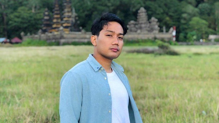 Emmeril Kahn Mumtadz adalah putra Ridwan Kamil dan Atalia Praratya. Emmeril dinyatakan hilang karena terseret arus saat berenang di Sungai Aare, Swiss.