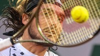 French Open 2022: Tsitsipas Susah Payah ke Babak Ketiga