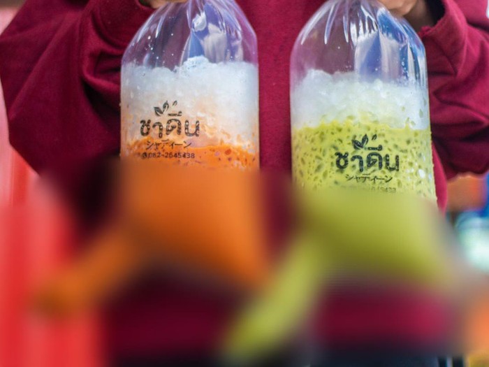Warung Thai Tea Dikecam karena Sajikan Pakai Plastik Bentuk Mr. P